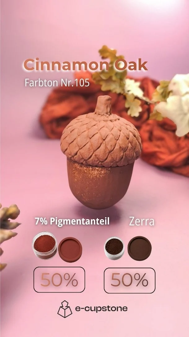 Herbstliche Eichel-Dose

​Herbststimmung für dein Zuhause! 🍂✨

​Mit unserem Gießpulver Zerra und feinen Trockenpigmenten haben wir diesen warmen, erdigen Farbton kreiert: Cinnamon Oak 105.

​Das Mischverhältnis für dieses Ergebnis:

• 50 % Pigment Braun

• 50 % Pigment Rot

• Insgesamt 7 % Pigmentanteil bezogen auf die Gesamtgießmasse

​Profi-Tipp: Die Trockenpigmente immer zuerst gründlich unter das trockene Pulver mischen, bevor das Wasser dazukommt. So verteilen sich die Farbpigmente absolut gleichmäßig und ohne Klümpchen.

​Ein besonderes Highlight unserer selbsthergestellten Silikonform ist die präzise Einkerbung am Gefäßrand. Der passende Gegenpart im Deckel greift perfekt hinein, sodass nichts wackelt oder verrutscht.

​Ob als gemütliches Teelicht oder kleine Dose für deine Schätze – perfekt für die herbstliche Dekoration.

​Die passende Silikonform und unser Zerra Gießpulver findest du direkt bei uns im Shop.

​#gießpulver #silikonform #herbstdeko #diyherbst #zerra